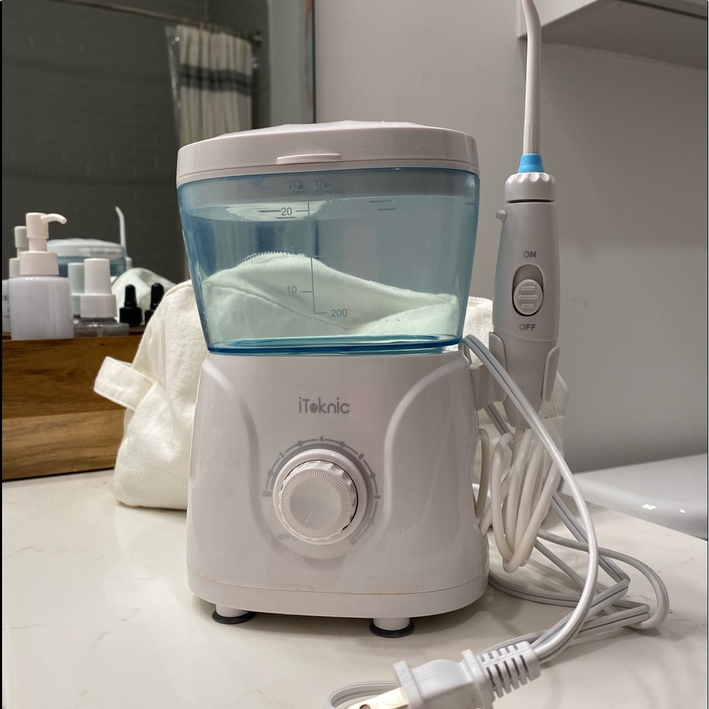 Water Flosser for Braces Teeth Cleaning, 600ML Water Flosser Teeth Cleaner